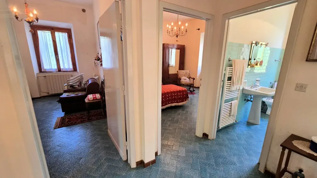 Esik - Villa with Garden in Marliana