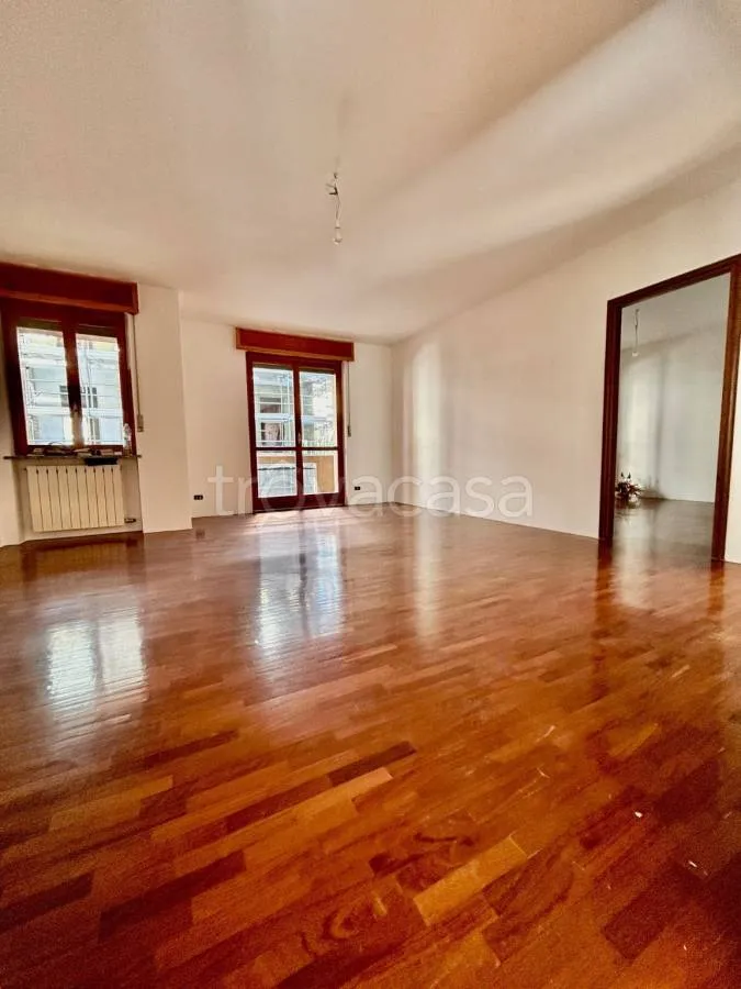 Séjour - Apartment with Balcony and Parking in Cuneo