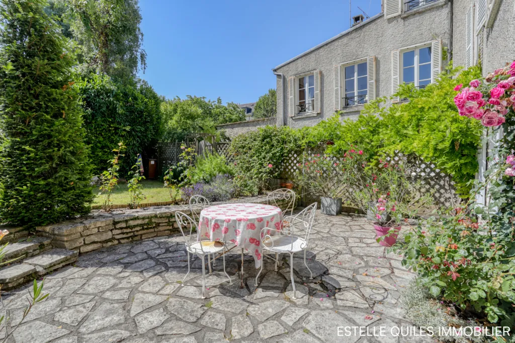Giardino - 7-Piece Villa with Garden in Versailles