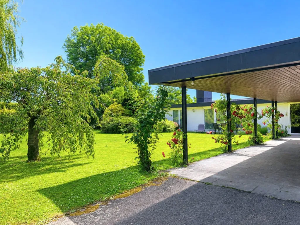 Terrass - Spacious Ground Floor Apartment with Terrace in Blegny