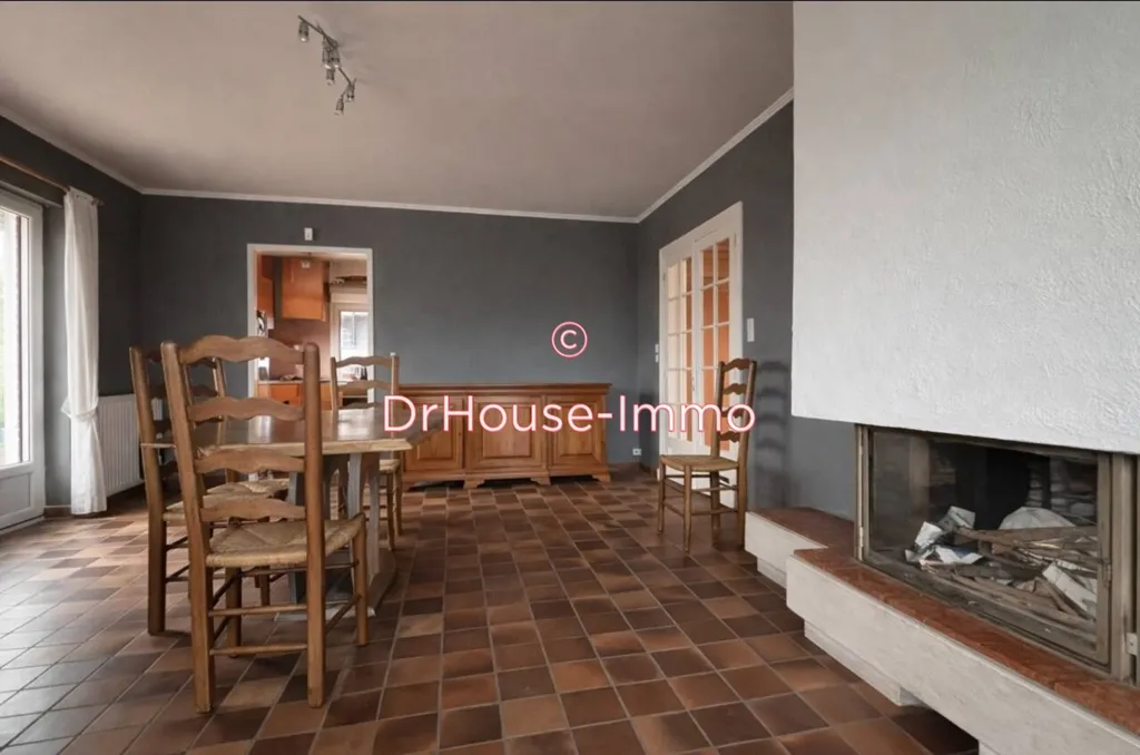 Söögituba - Individual House with Commercial Space in Feignies