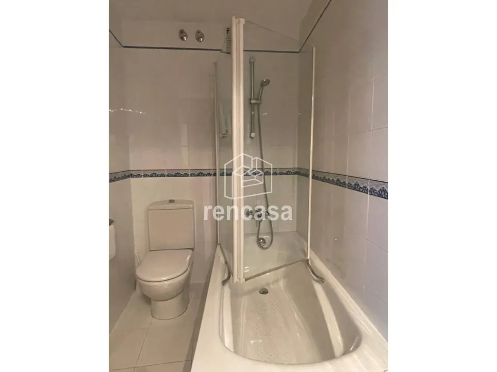 Vannitoad - Spacious Flat with Terrace in Lleida Centre