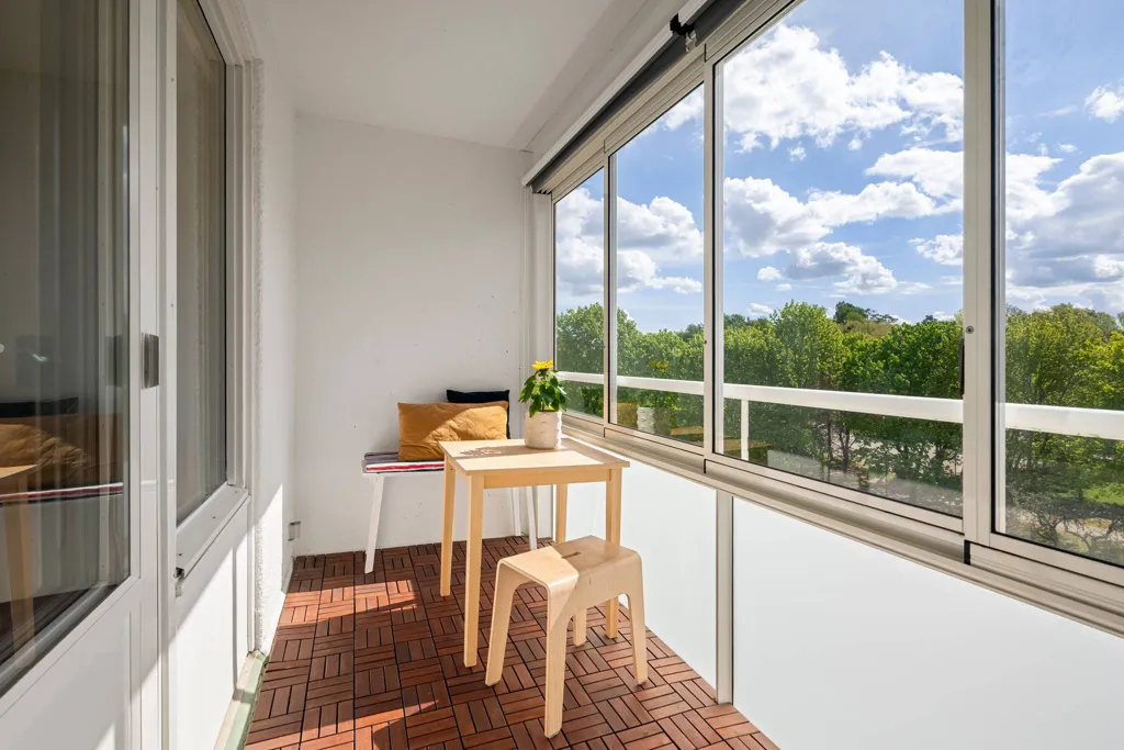 Balcon - Renovated Apartment with Balcony in Västerby