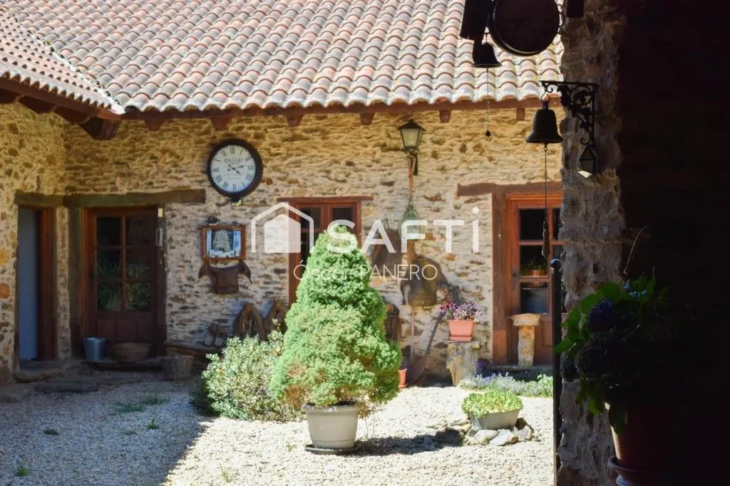 Giardino - Operational Rural Complex in Santa María de Ordás