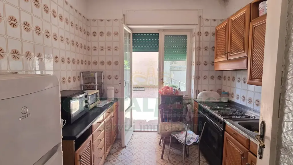 Cuisine - Three-Bedroom Apartment with Terrazzo in Caserta