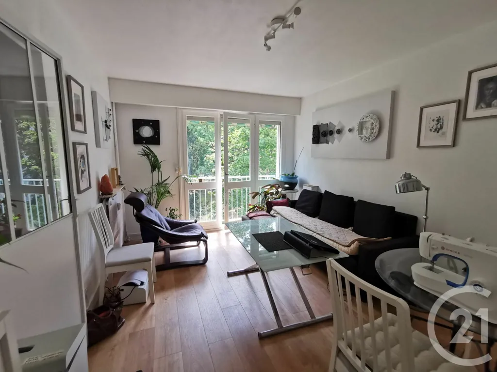 Séjour - Appartement avec Vue sur Parc à Épernon