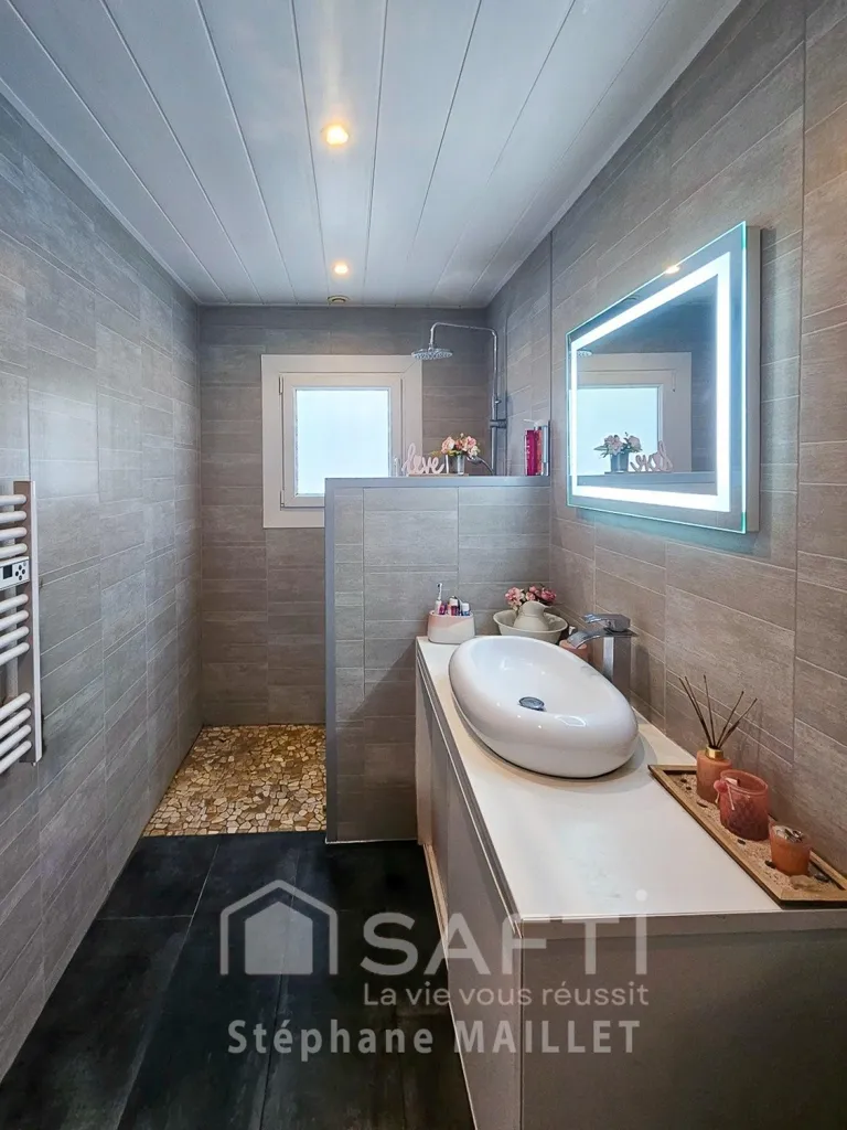 Salles de bain - Maison avec piscine et jardin au calme à Labastide-d'Armagnac