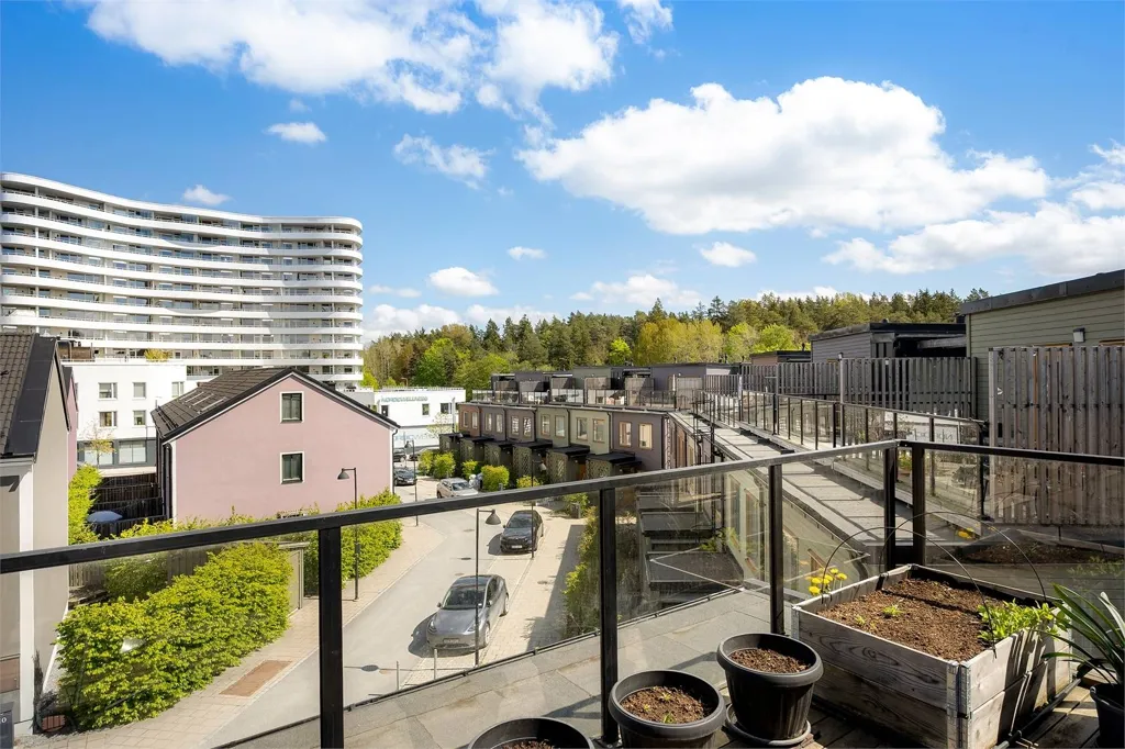 Rõdu - Modern Apartment with Large Balcony in Vällingby