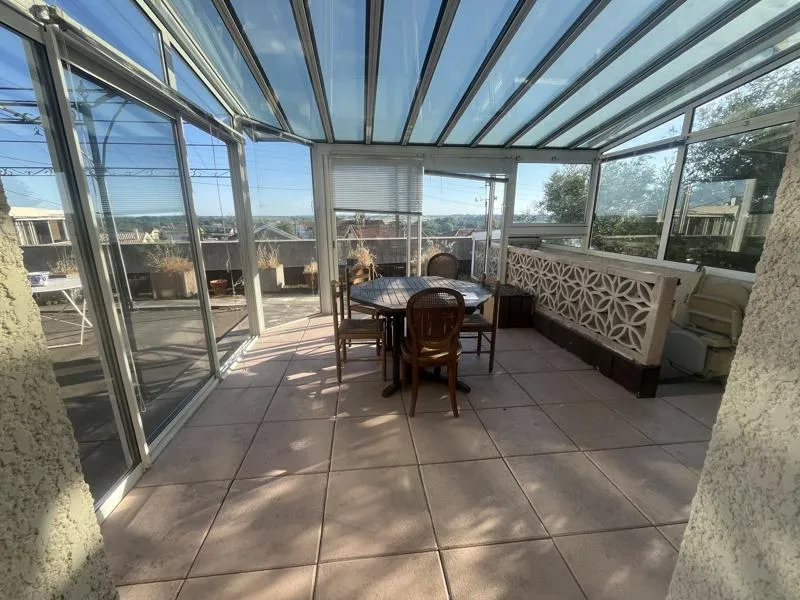 Terrass - Detached House with Large Terrace near Polygone