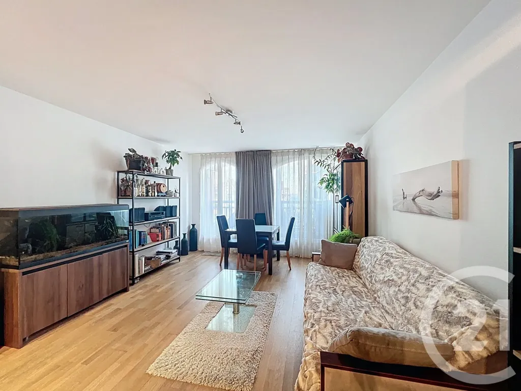 Living Room - 2-Bedroom Apartment with Balcony in Arcachon