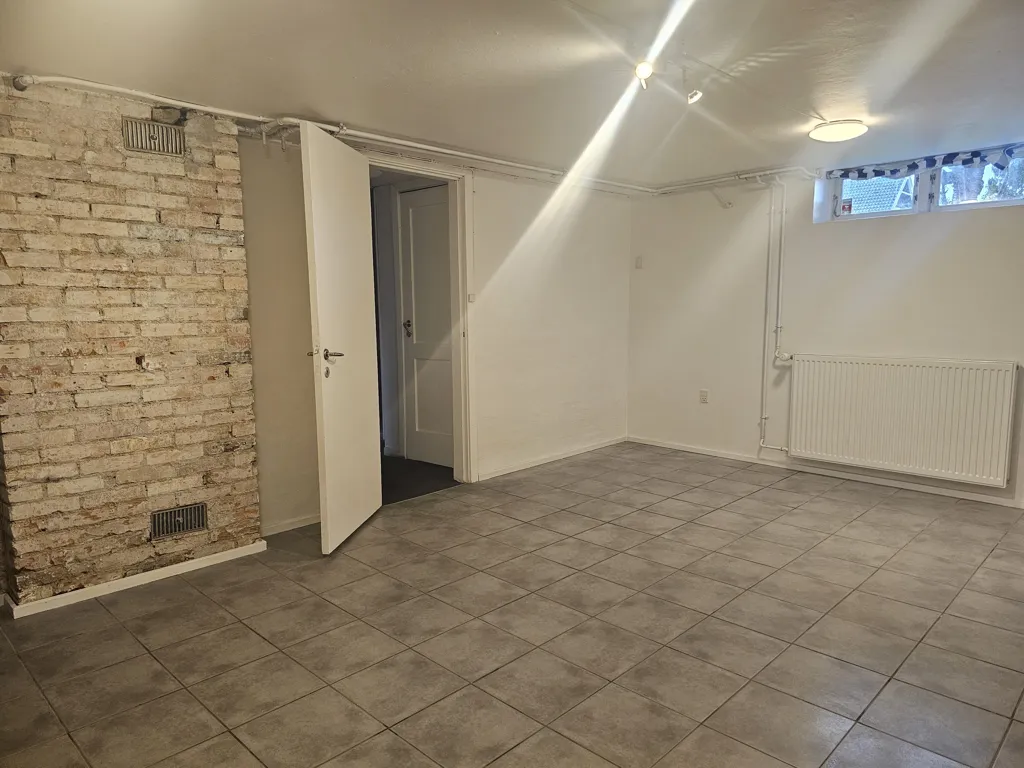 Pièces - Charming Basement Flat with Terrace in Lyngby