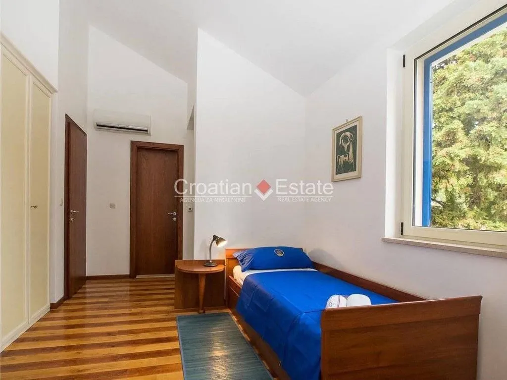 Chambres - Beachfront House with Pools in Postira