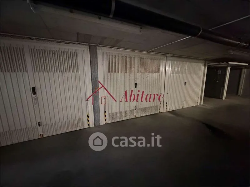 Garage - Modernised 3-Bed Flat with Terrace in Alba