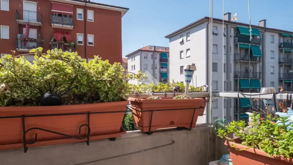 Rõdu - Modernised 2-Bedroom in Prato Centenaro, Milan