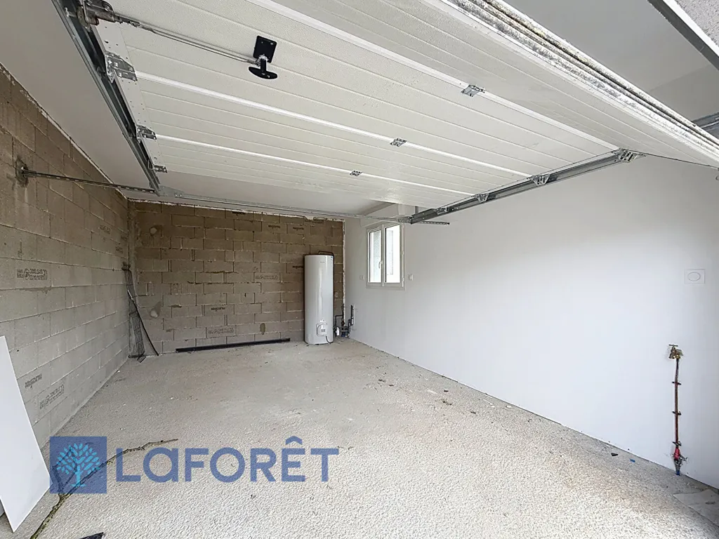 Garage - Maison Neuve avec Garage à Emanville