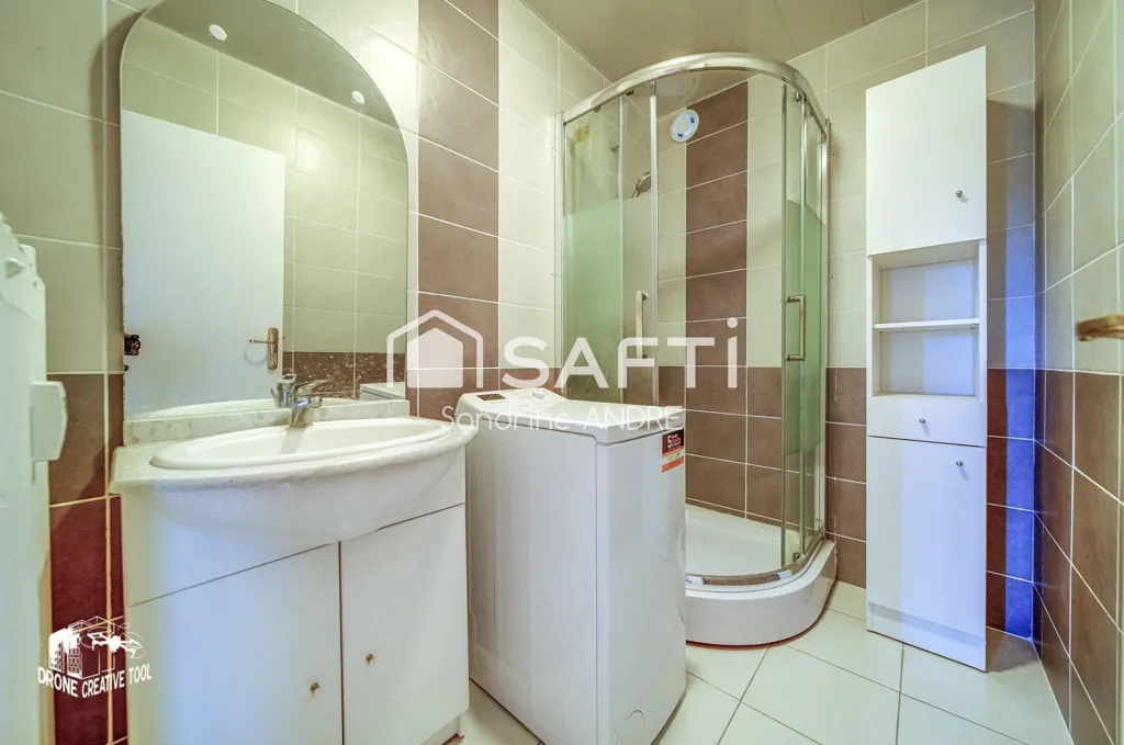 Bathrooms - South-Facing Apartment with Balcony in Neufchef