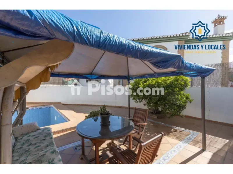 Bassein - Twin-Storey House with Pool in Híjar