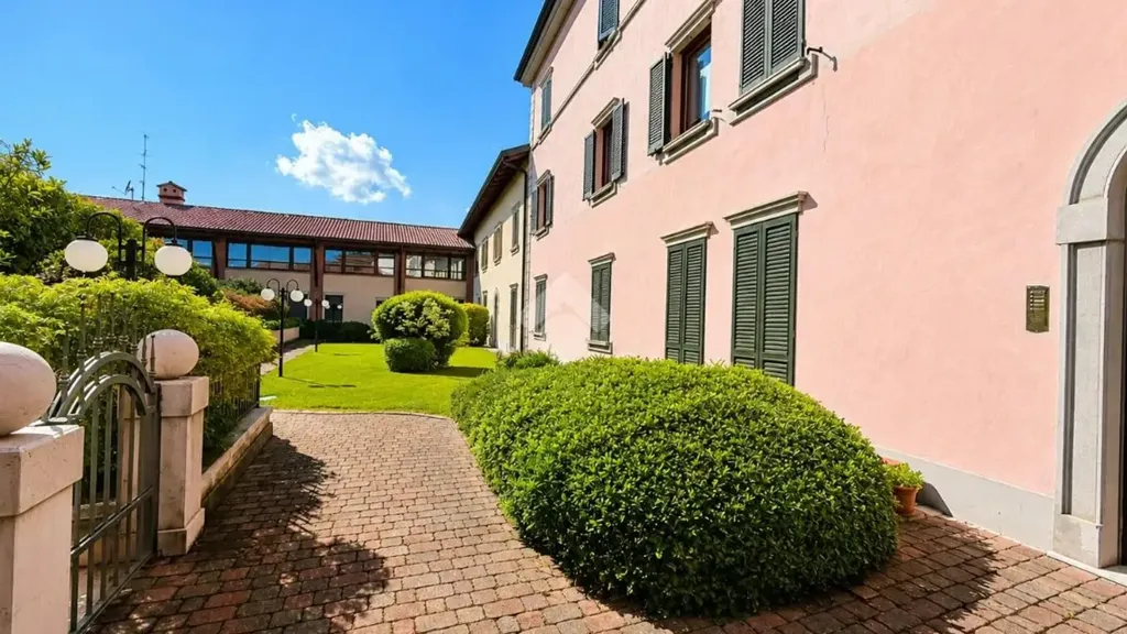 Giardino - Apartment with Terrace in Brescia