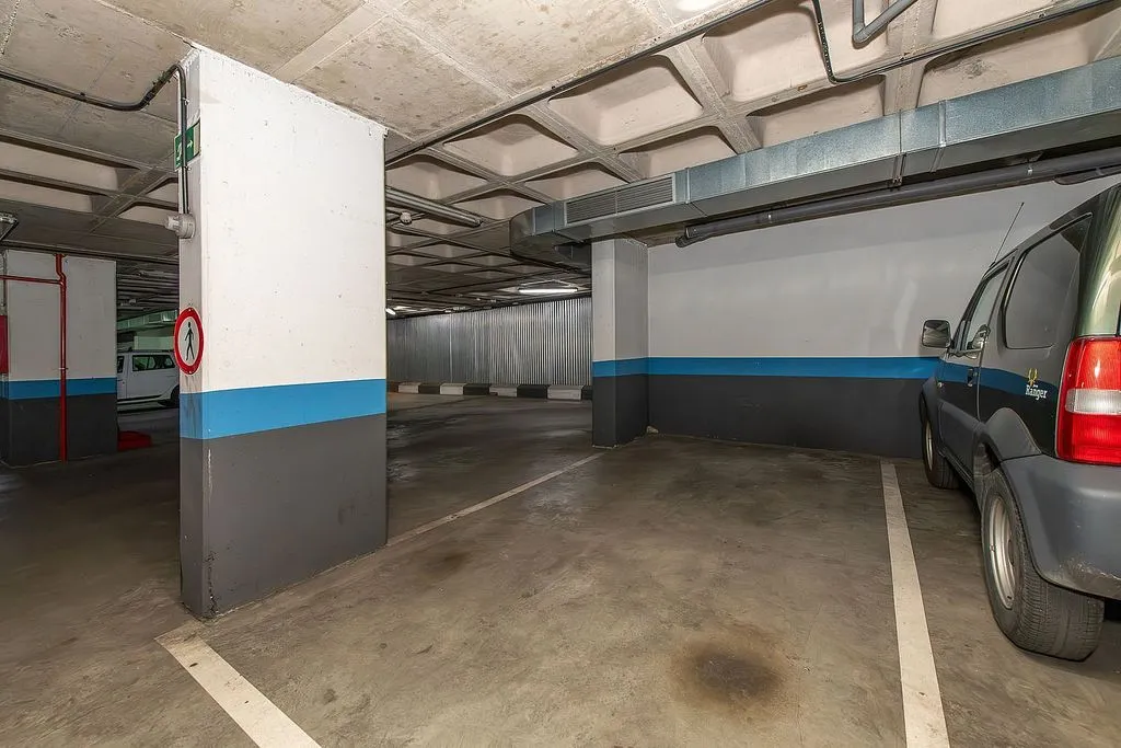 Garage - Apartment with Pool in Alcorcón
