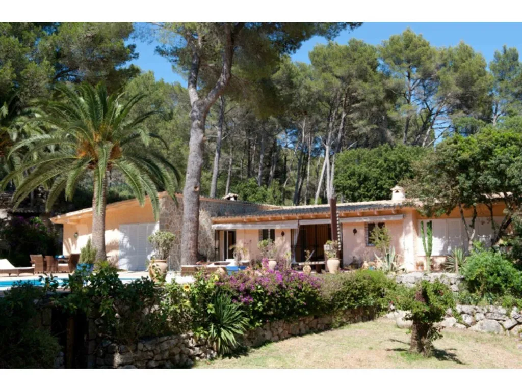Välivaade - Rustic Chalet with Pool in Formentor