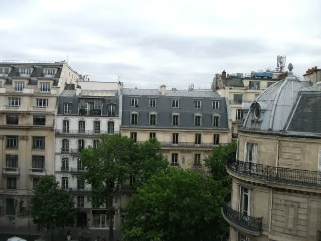 Balcony - Bright 2-Bed Flat near Saint-Lazare, Paris