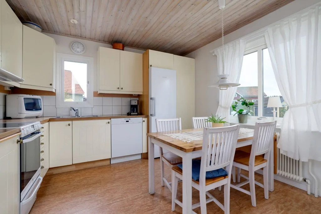 4-toaline maja asukohas Örebro kommun