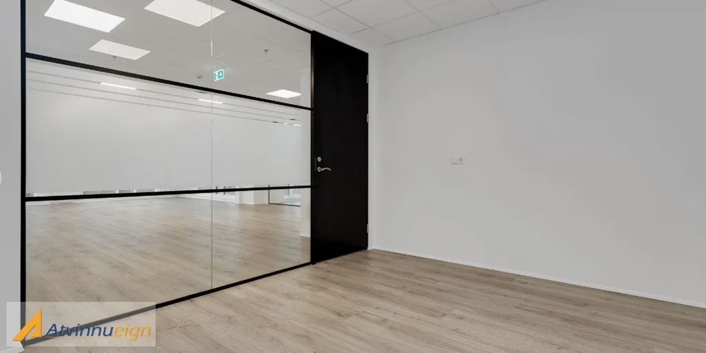 Bureau - Modern Office Space with South View in Reykjavik