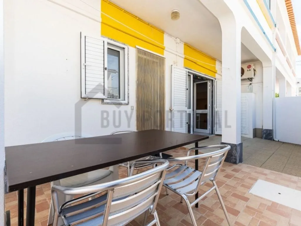 Terrasse - Villa with 7 Apartments in Manta Rota