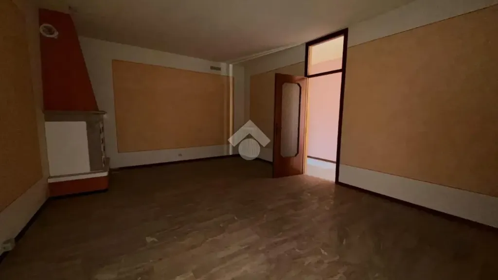 Pièces - Trilocale with Balcony in Verolanuova