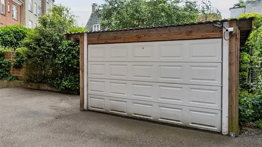 Välivaade - Garage with Automatic Opener in Gentofte
