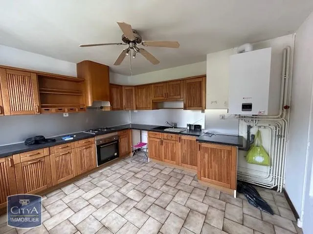 Köök - Spacious 5-Piece Apartment with Balcony in Périgueux