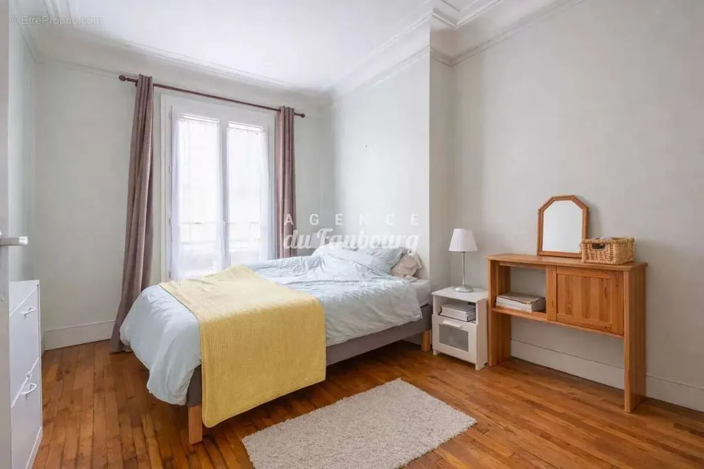 Chambres - Appartement Traversant Rue et Cour à Paris 13ème