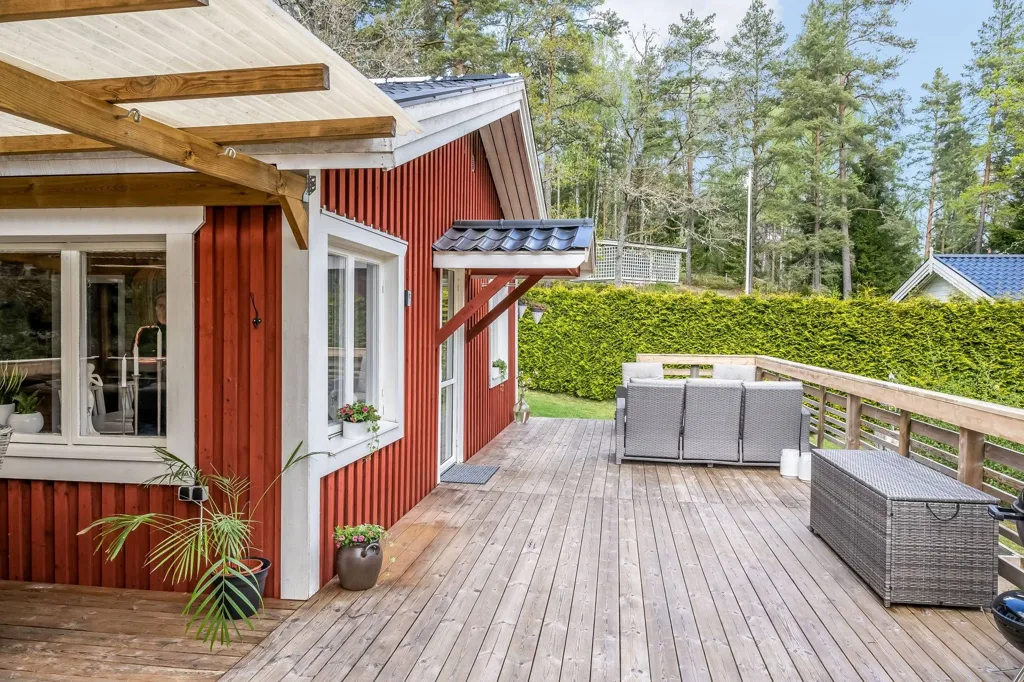 Terrass - Charming Cottage with Garden in Norrköping