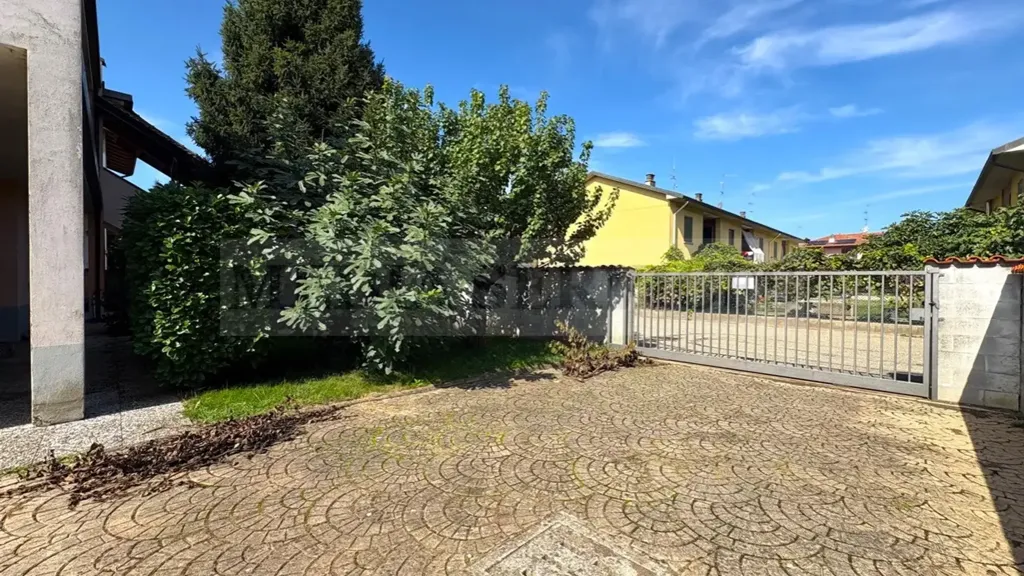 Extérieur - Quadrilocale with Garden in Garlasco