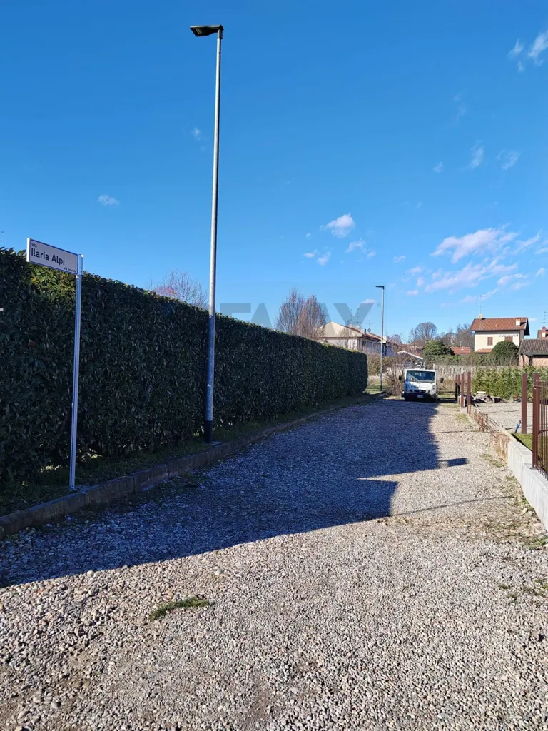 Välivaade - Buildable Land near Naviglio Grande, Nosate