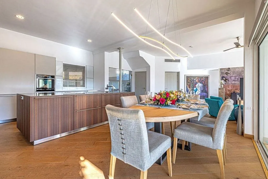 Salle à manger - Traditional Chalet with Pool in Las Chapas, Marbella