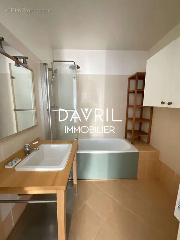 Bathrooms - Duplex with Terraces in Andrésy