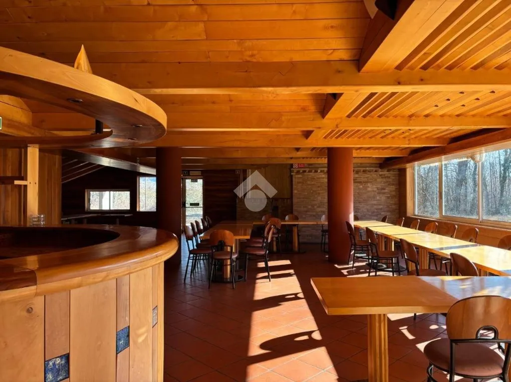 Salle à manger - Commercial Complex with Restaurant in Artegna