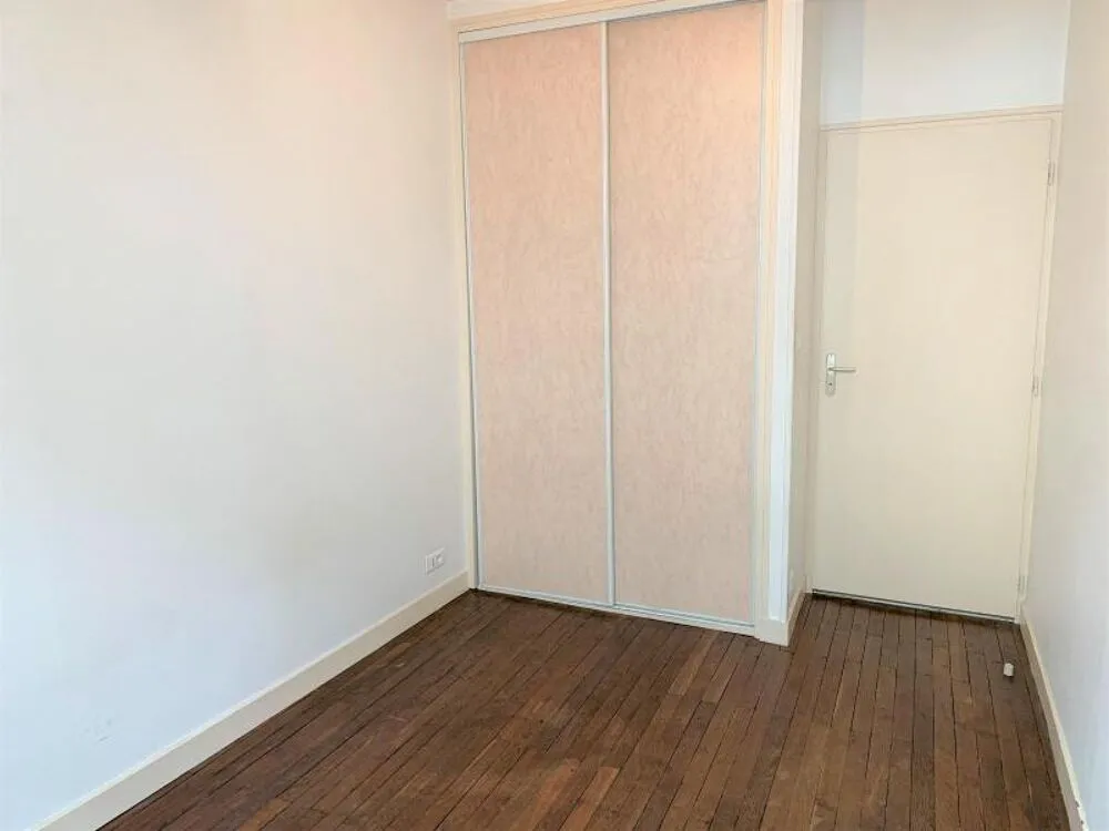 Toad - Bright 2-Bedroom Apartment in Central Angers