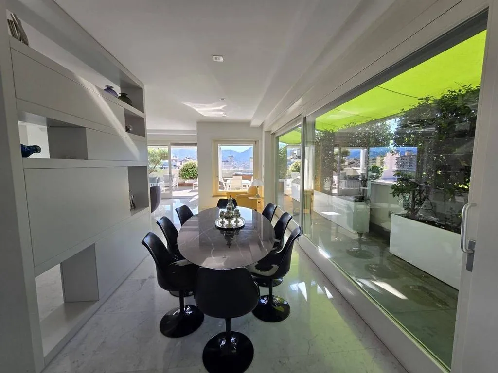 Söögituba - Luxury Penthouse with Panoramic View in Terni