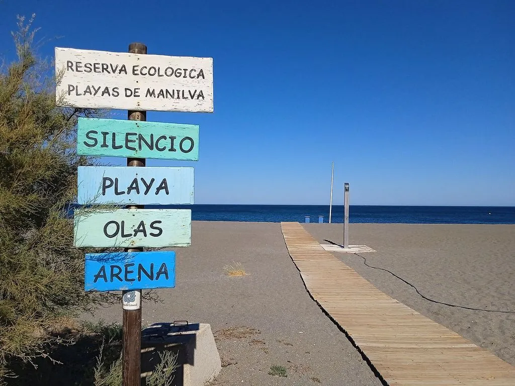 Apartment with Sea View and Pool in Manilva