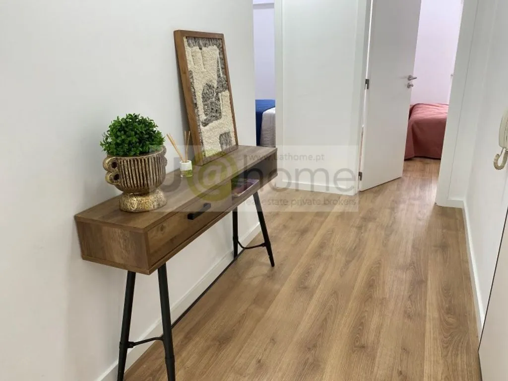 Entrée - Luxury Apartment with Balcony in Lisbon