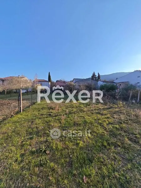 Aed - Independent House with Garden in Raiano