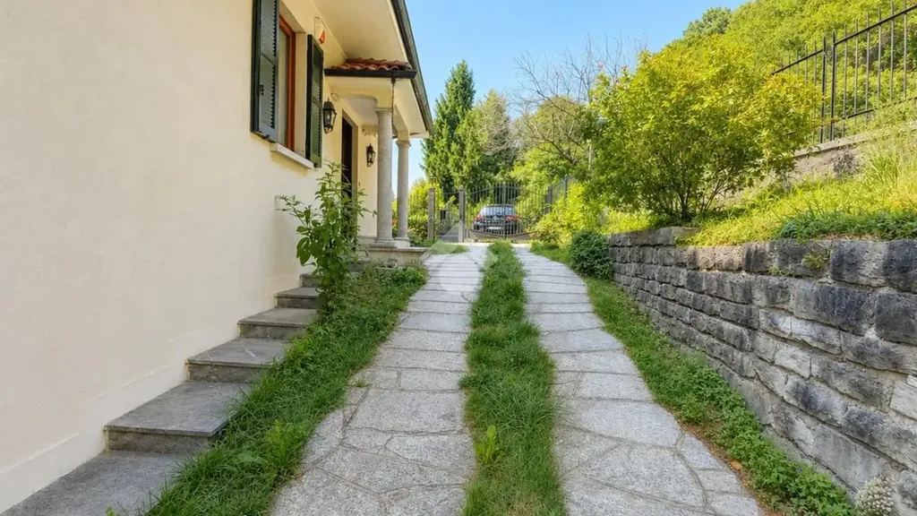 Esterno - Panoramic Villa with Garden in Ponte Lambro
