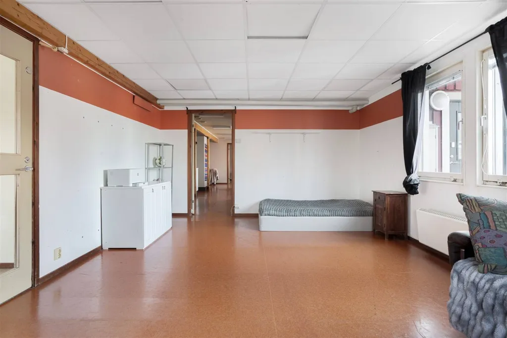 Chambres - Multi-Functional Property with Parking in Stöde