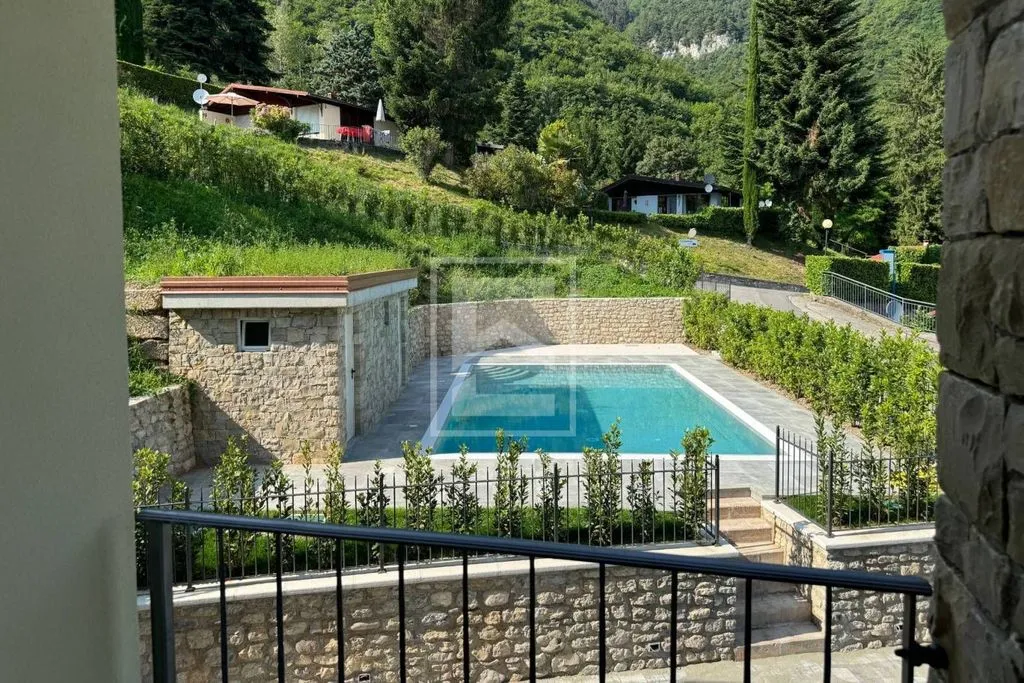 Bassein - Villa with Pool Under Construction in Tignale