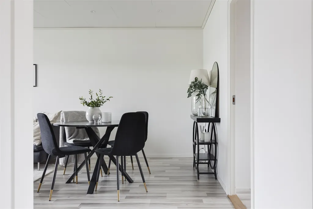 Söögituba - Apartment with Balcony in Mårbacka