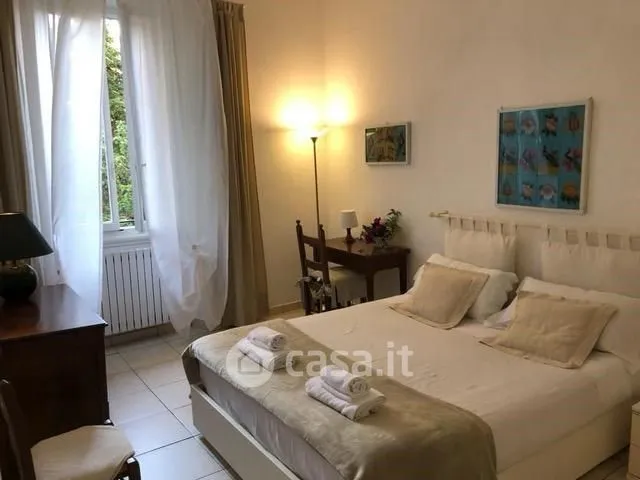 Chambres - Armed Trilocale with Balcony in Florence