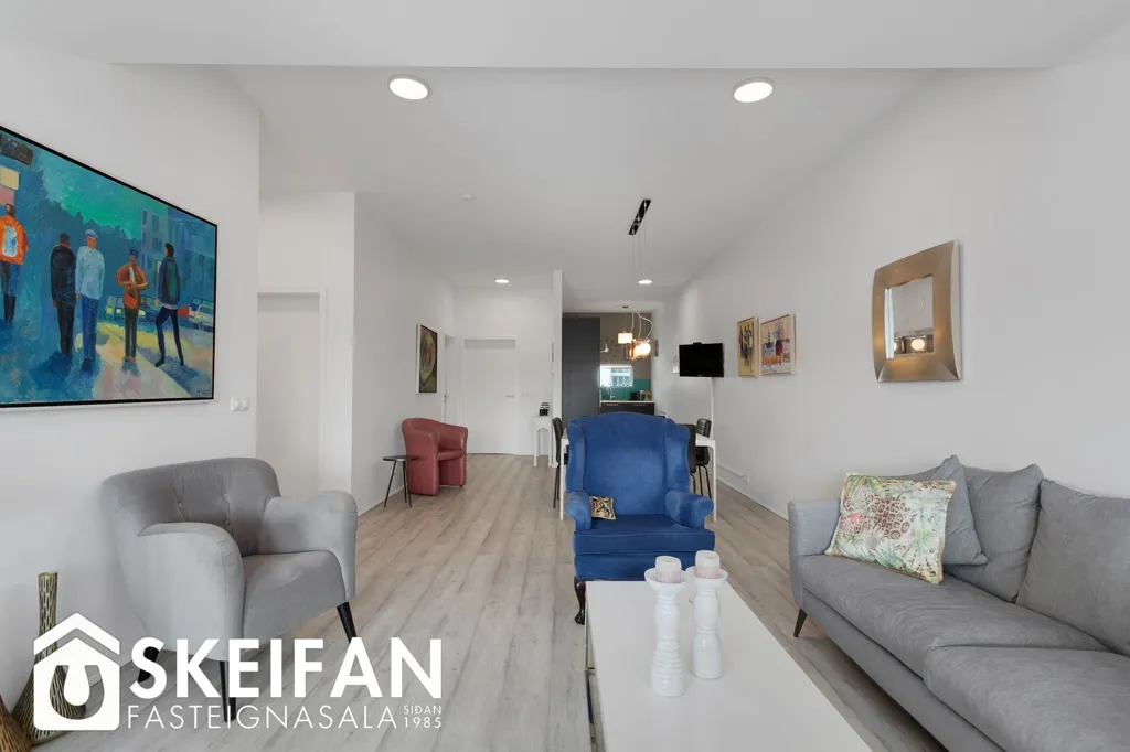 Séjour - Bright 3-Bed Apartment with Balcony in Reykjavik