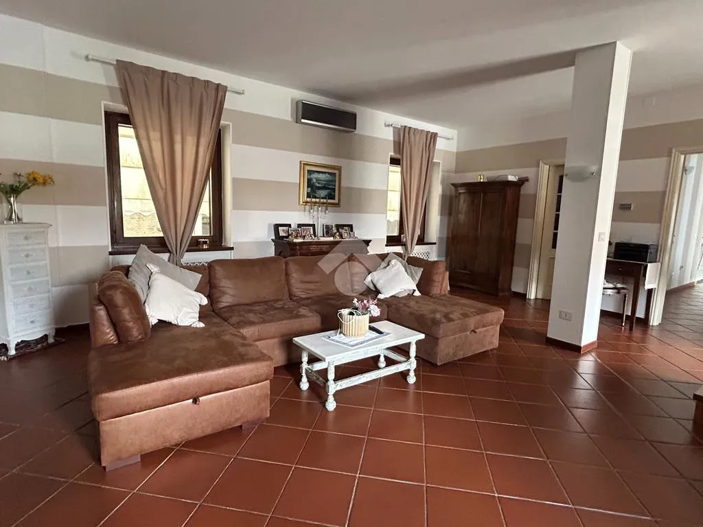 Séjour - Independent House with Balcony in Samone